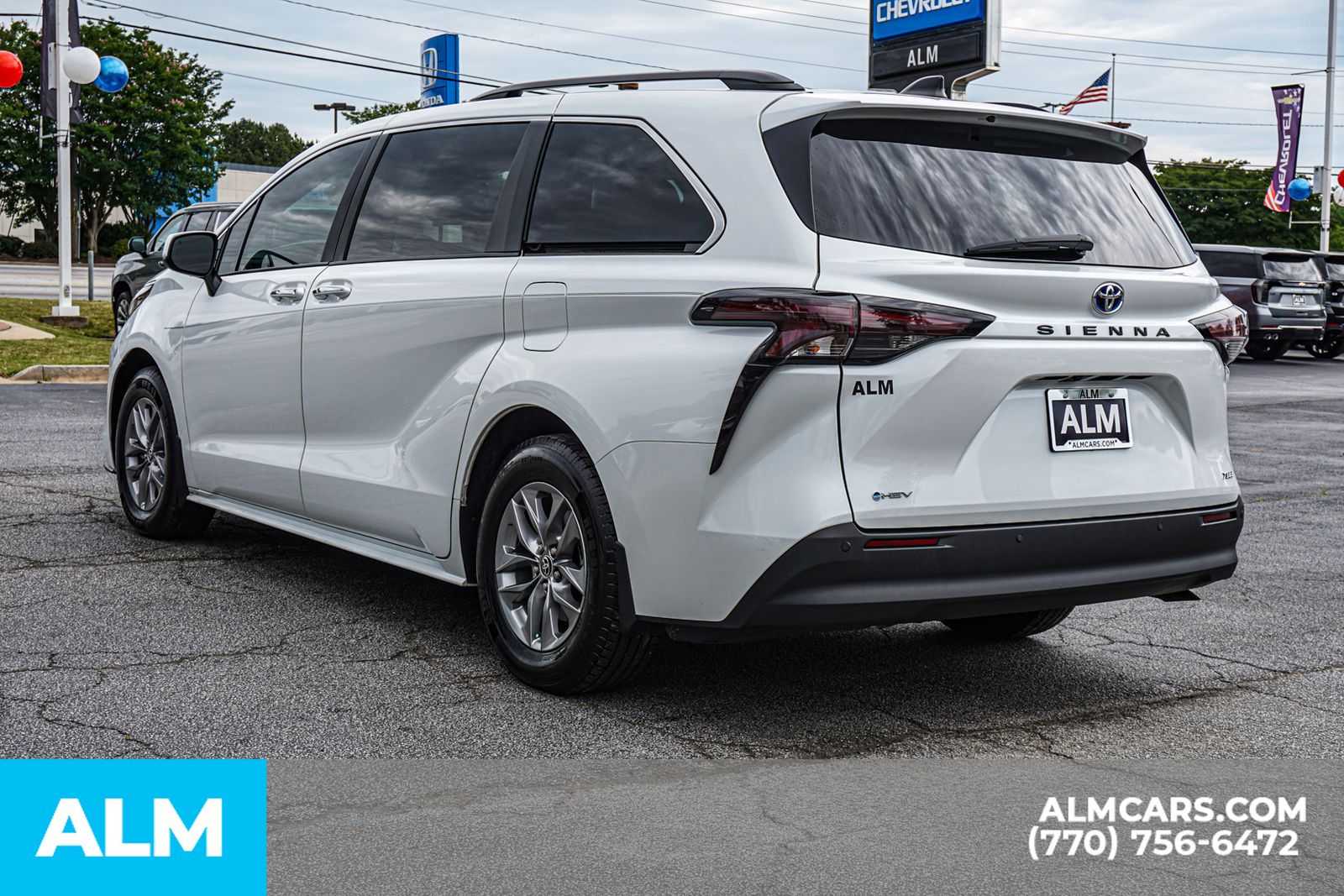 Used 2025 Beige Toyota XLE image 8