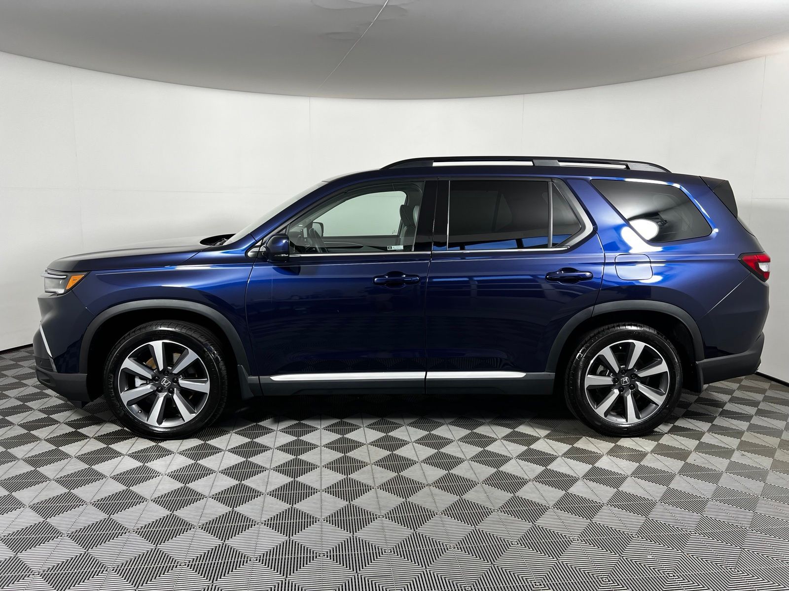 Thumbnail: 2025 Honda Pilot - 8