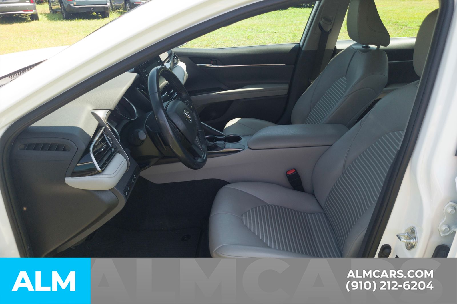 Used 2023 Ice Toyota SE image 7