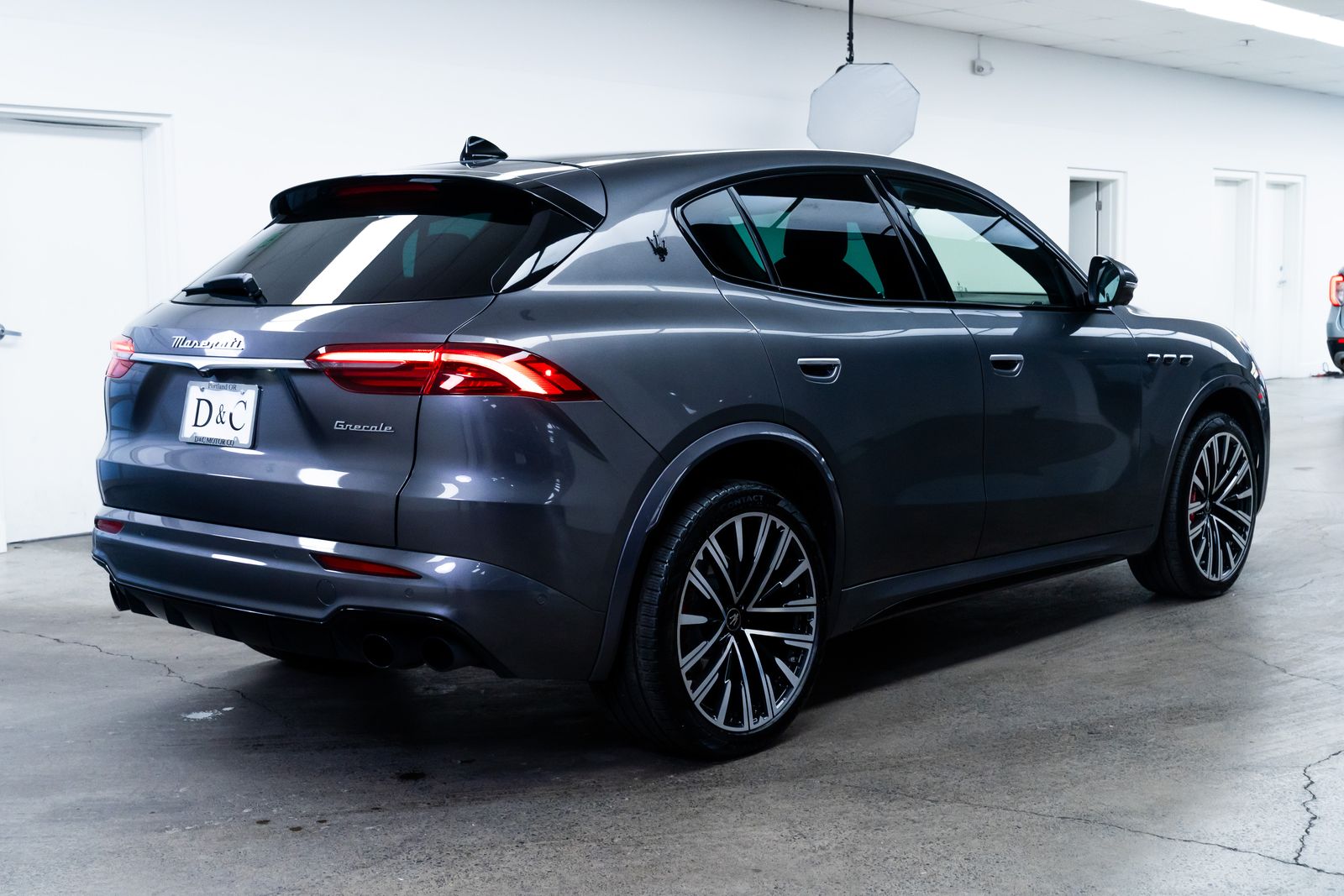 View vehicle photo 6