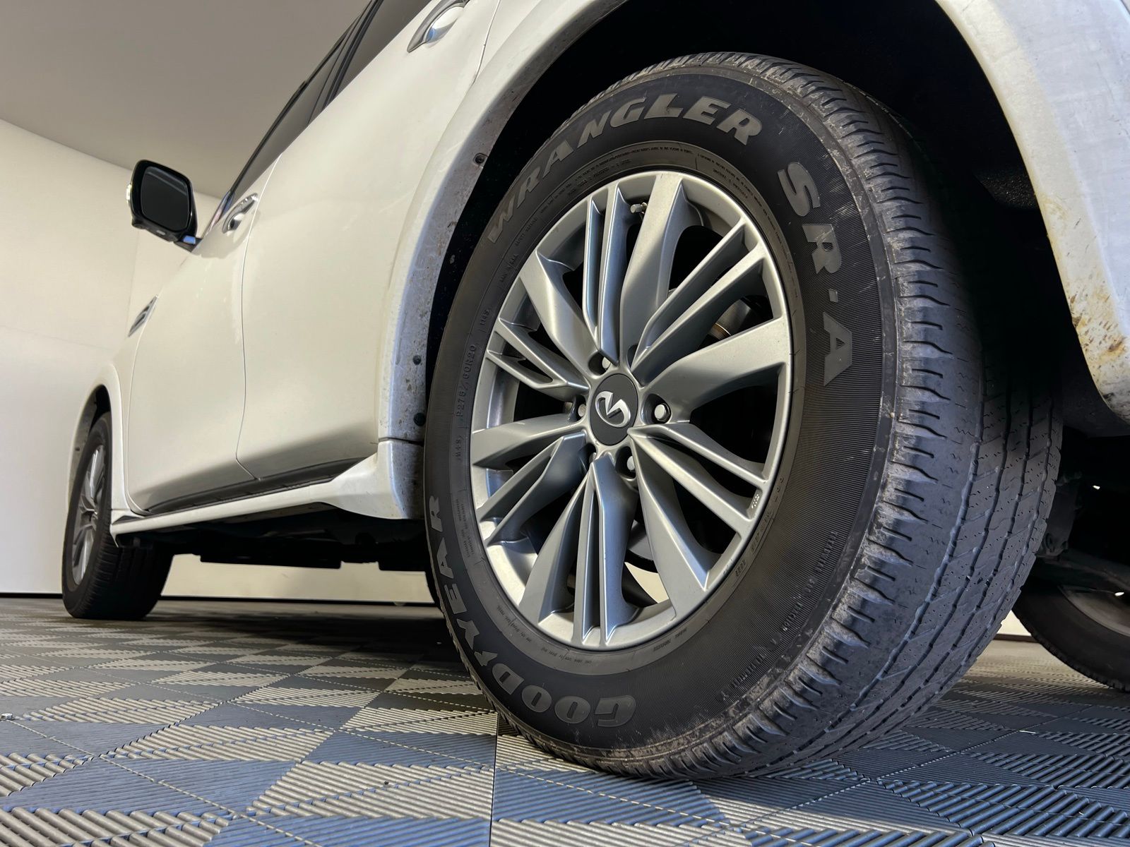 Thumbnail: 2021 INFINITI QX80 - 9