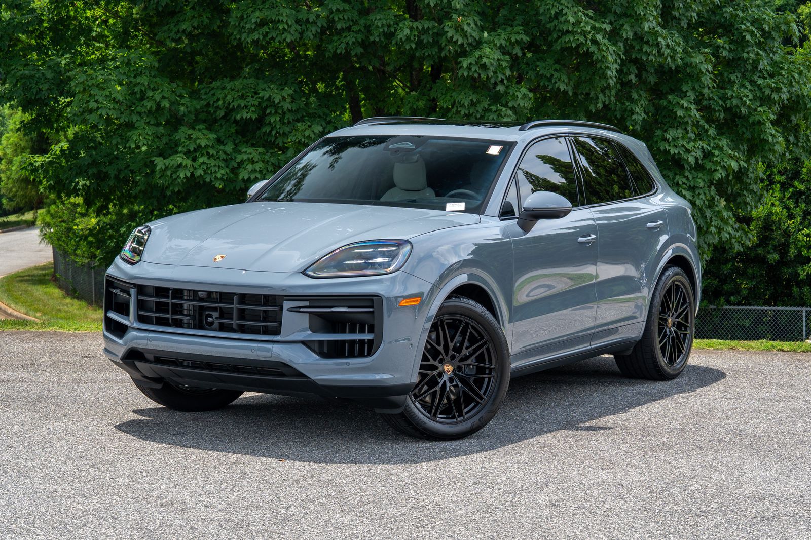 Arctic Gray 2026 Porsche Cayenne SUV / Crossover All-Wheel Drive 8-Speed Automatic