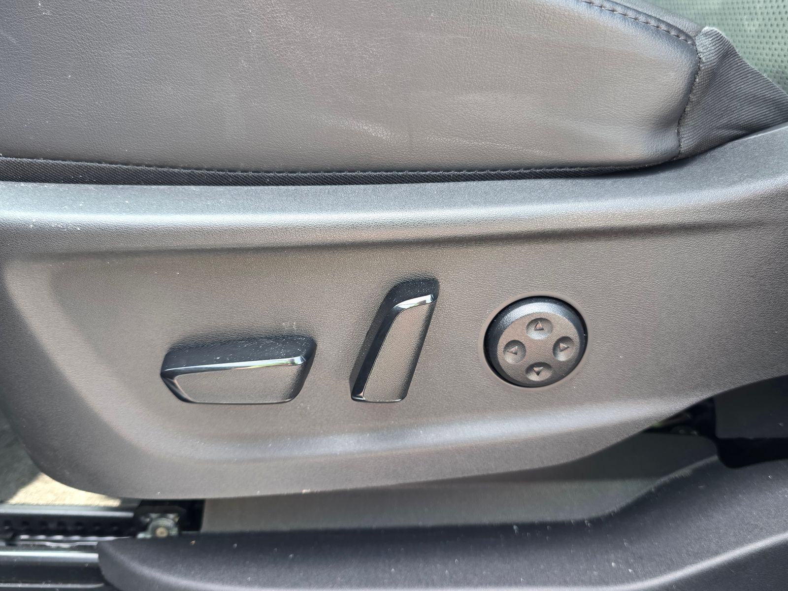 Used 2024  Nissan EVOLVE+ e-4ORCE image 39