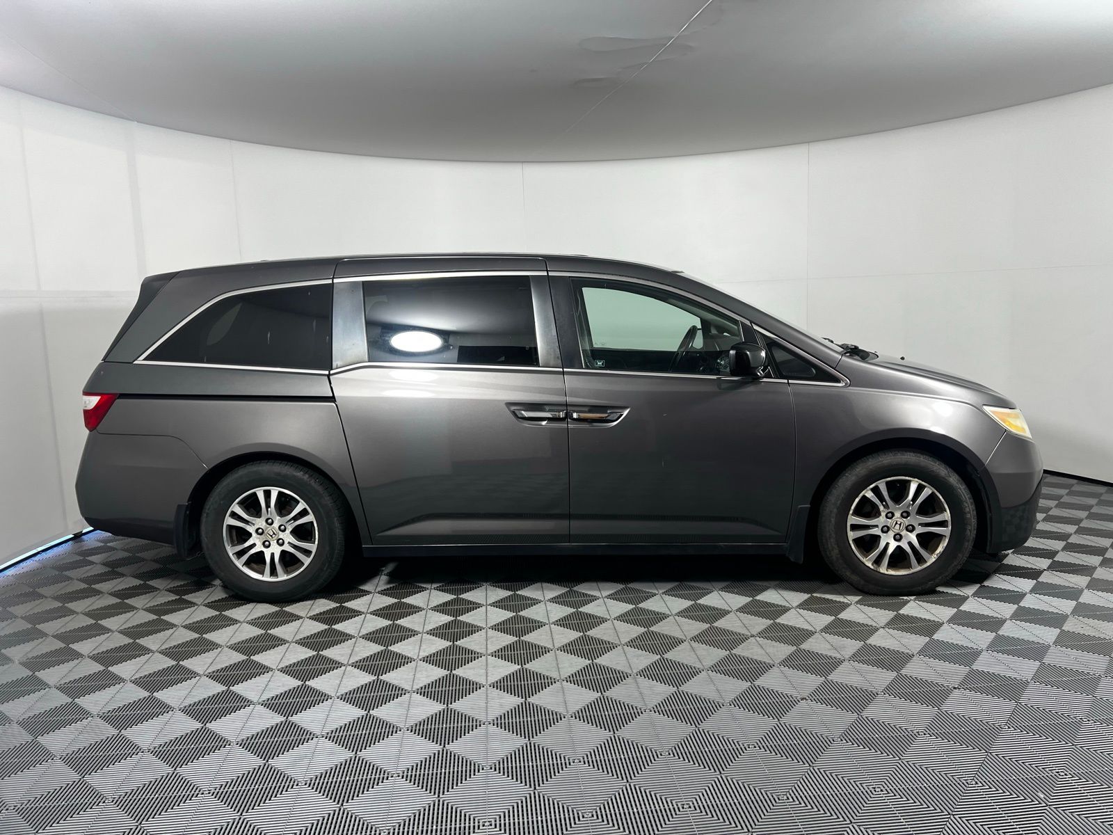 Thumbnail: 2012 Honda Odyssey - 4