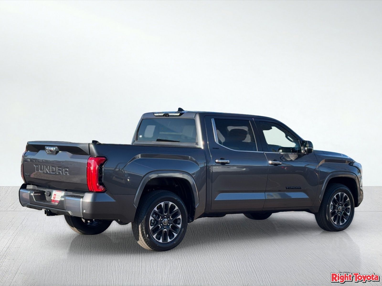 View vehicle photo 4