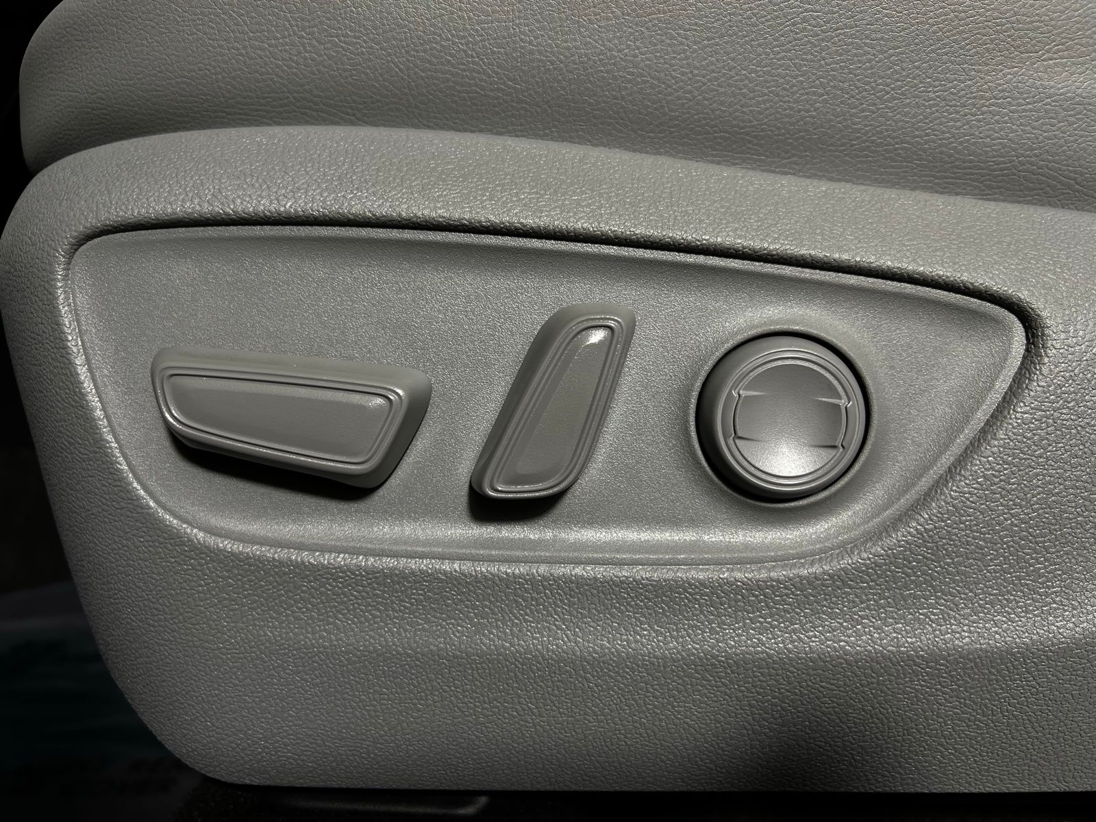 Thumbnail: 2026 Toyota Highlander - 14