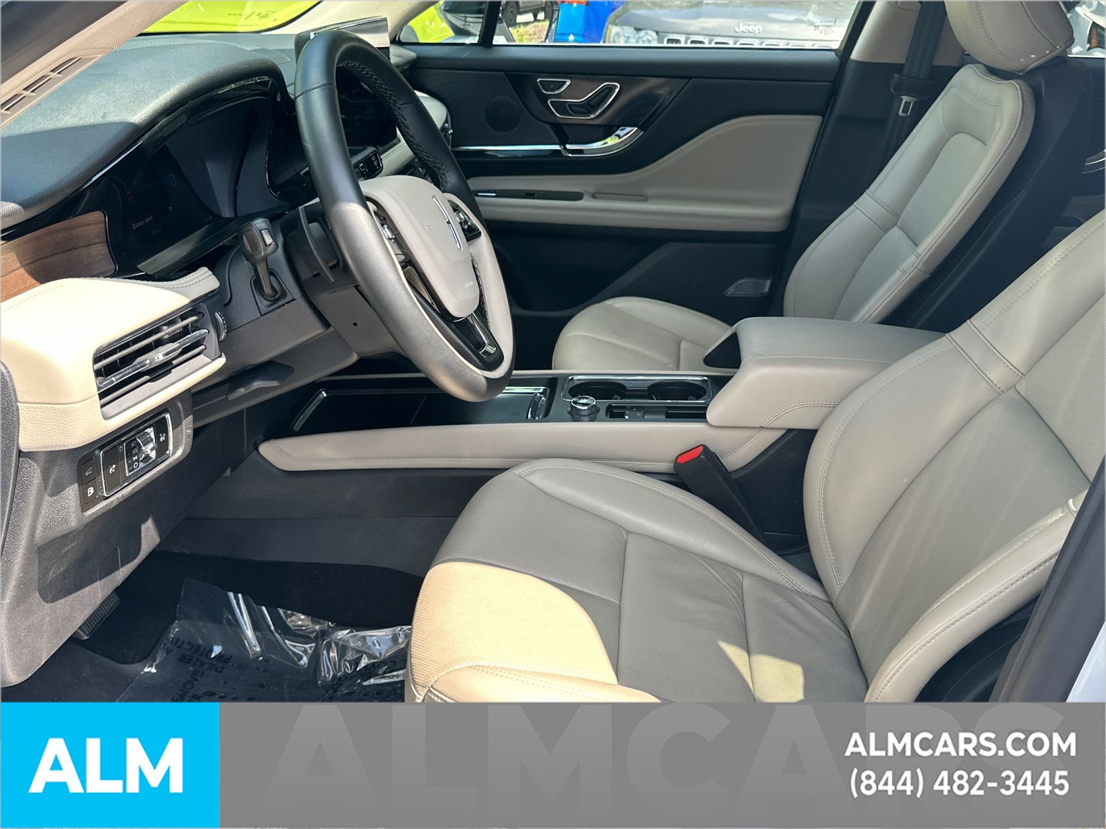 Used 2025 White Lincoln Grand Touring image 10