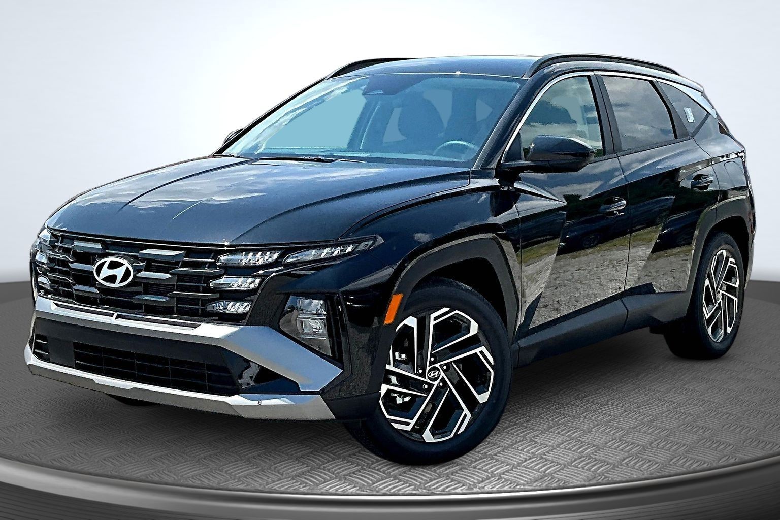 Phantom Black 2026 Hyundai Tucson SUV / Crossover Front-Wheel Drive 8-Speed Automatic
