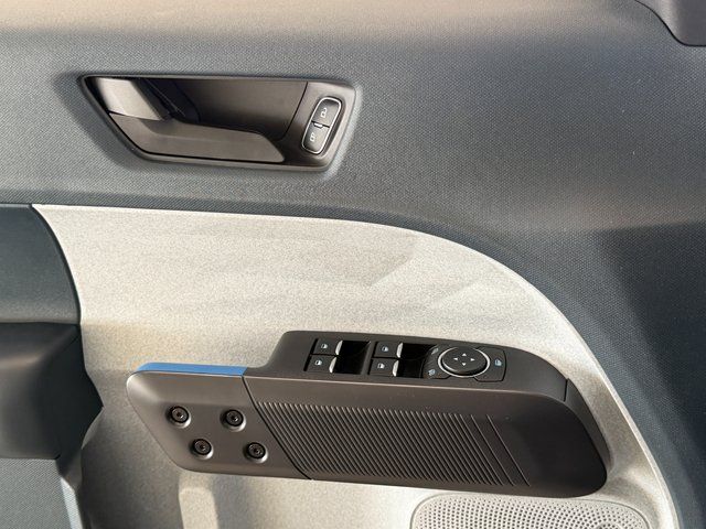 New 2025 Carbonized Gray Metallic Ford XLT image 33