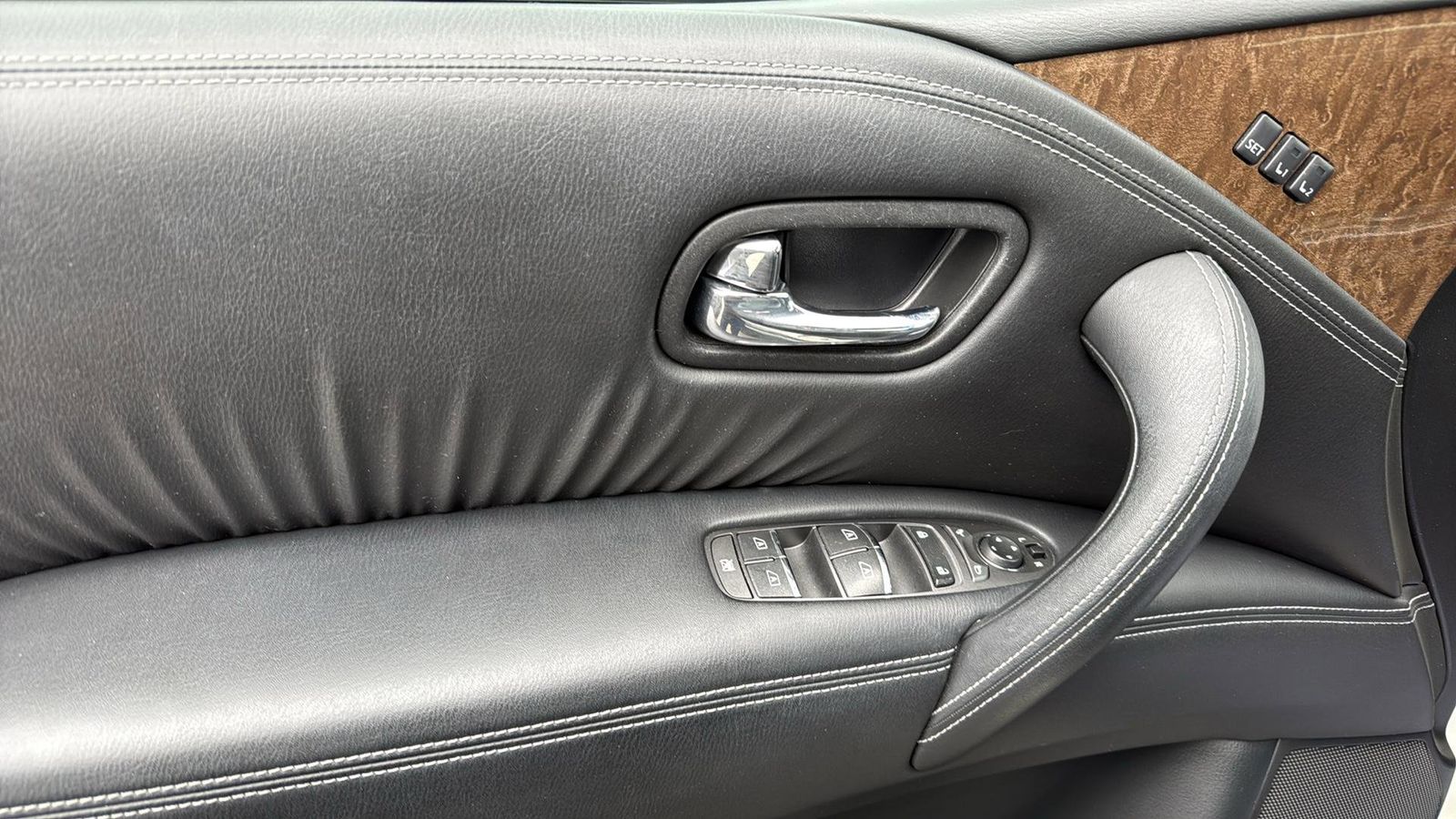 Used Car 2015 Infiniti Qx80  Base For Sale Under $15,000 In Austin, Texas