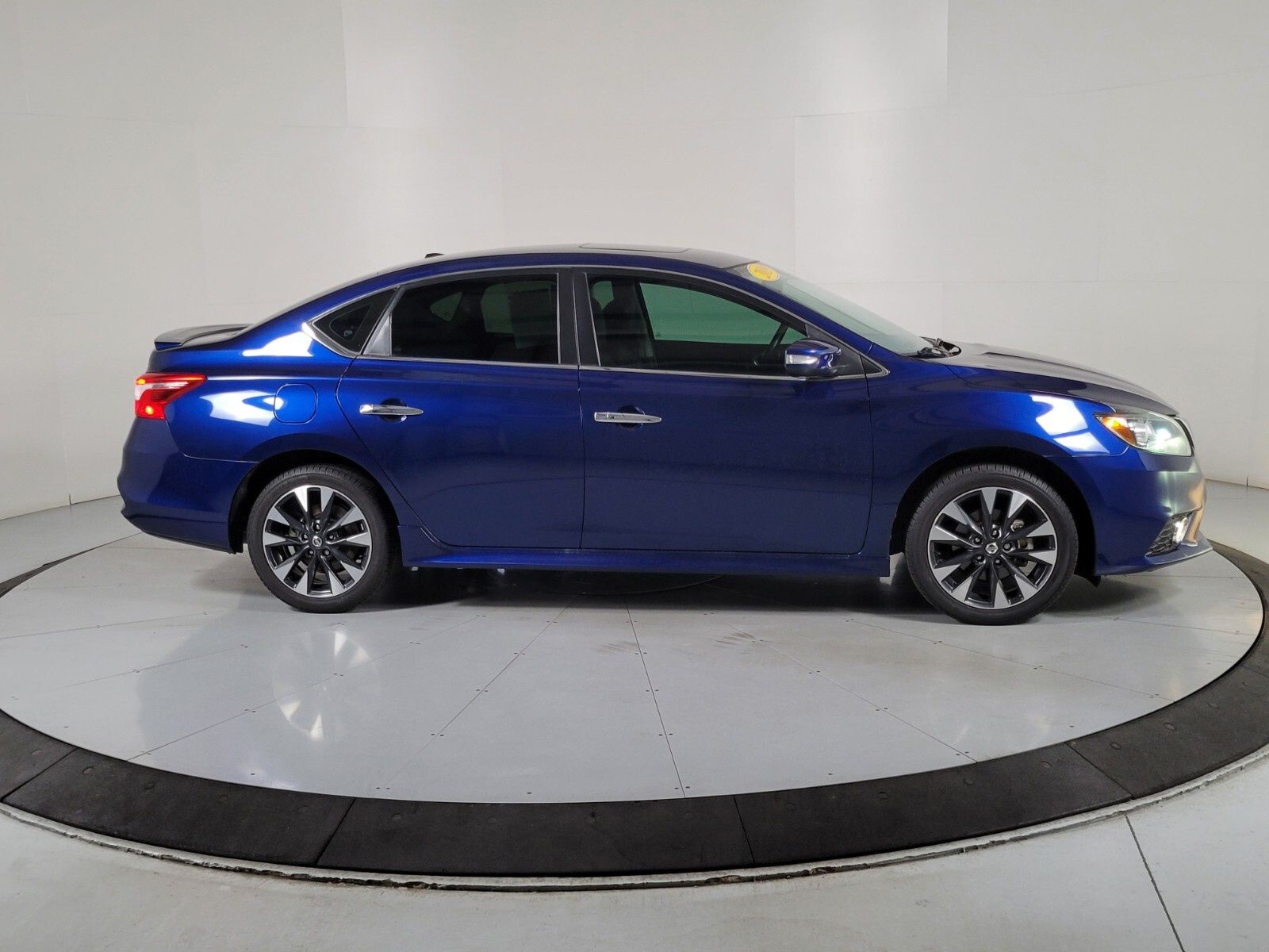 2019 Nissan Sentra SR 3