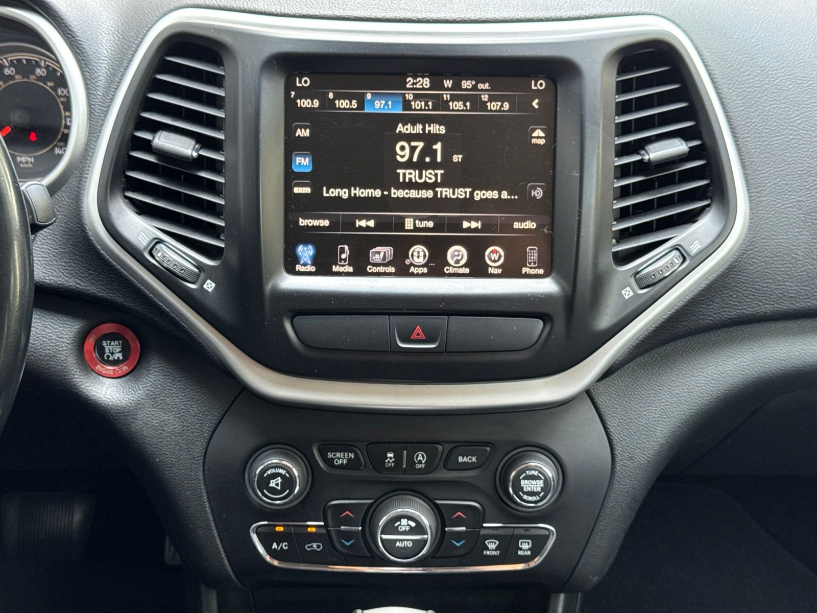 Used 2015 Anvil Clearcoat Jeep Trailhawk image 24