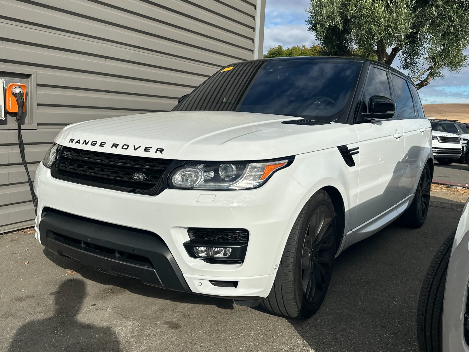 2017 Land Rover Range Rover Sport 3.0L V6 Supercharged HSE — foto completa 2 de 3