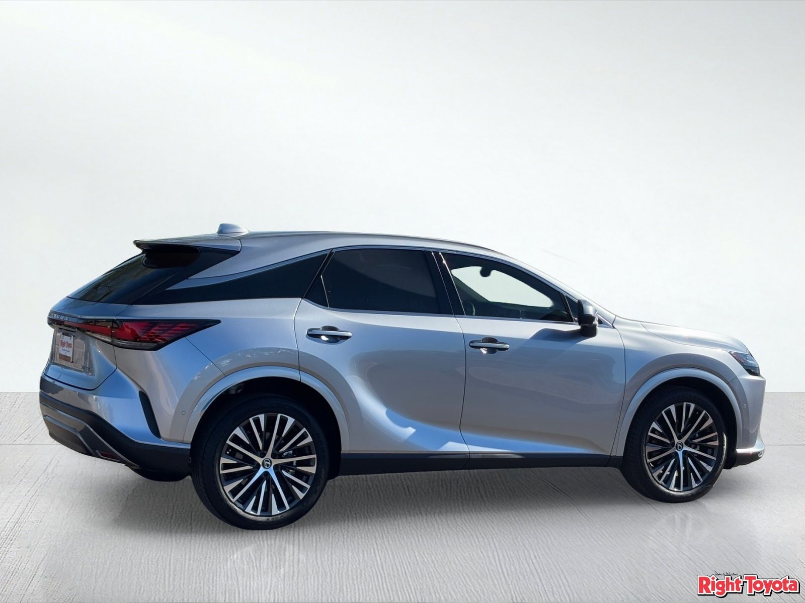 View vehicle photo 4