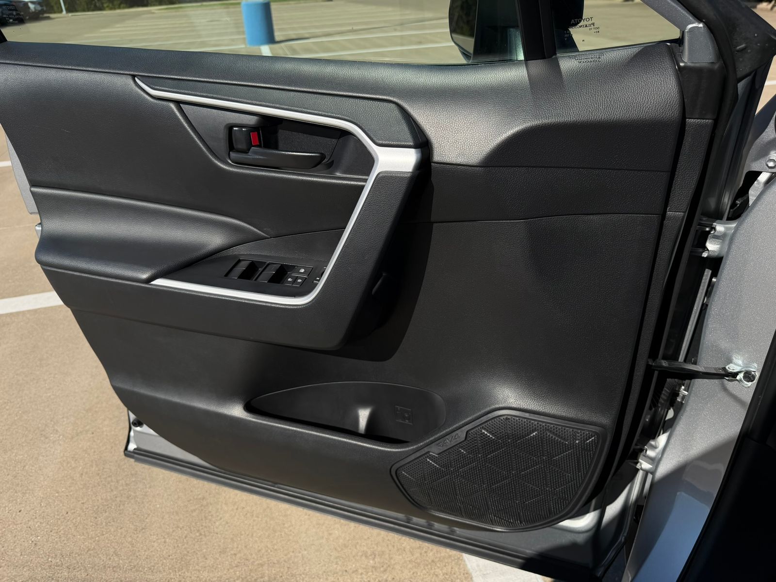 Used 2025 Silver Sky Metallic Toyota LE image 24