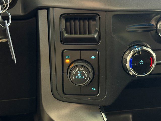 New 2026 Oxford White Ford XLT image 29