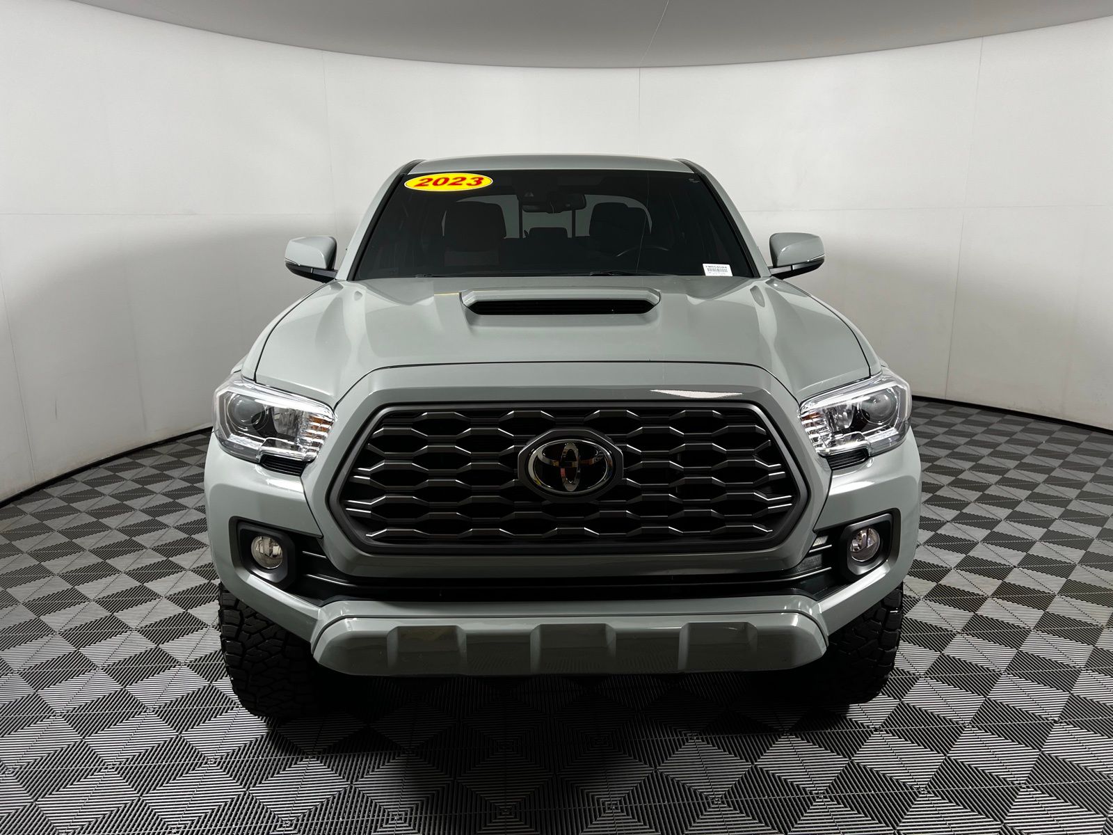 2023 Toyota Tacoma TRD Sport 2
