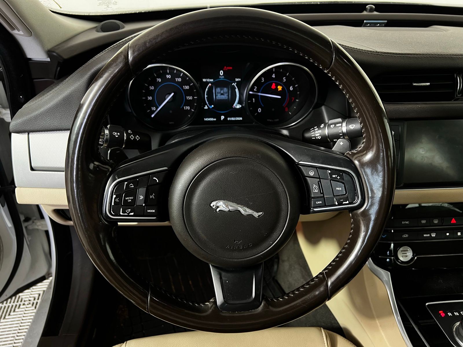 Thumbnail: 2017 Jaguar XF - 9