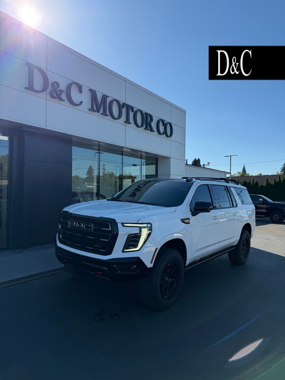 Summit White 2026 GMC Yukon XL AT4 Ultimate 4WD SUV / Crossover Four-Wheel Drive
