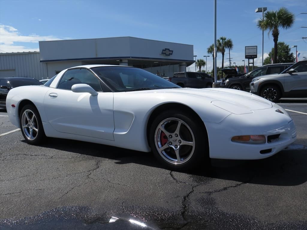2004 Chevrolet Corvette Coupe RWD