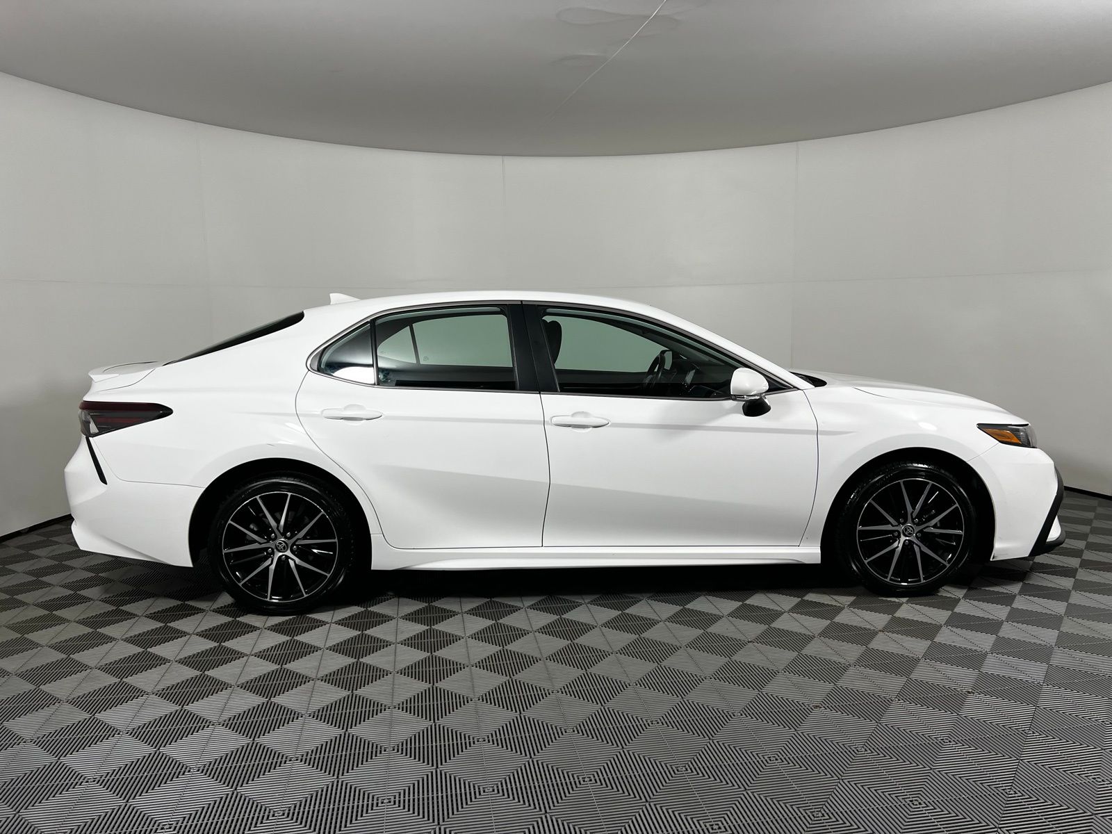 Thumbnail: 2024 Toyota Camry - 4