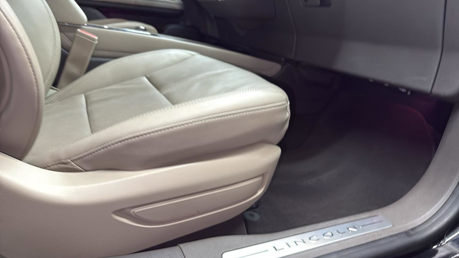 Used Car 2023 Lincoln Corsair  Reserve For Sale Under $40,000 In Austin, Texas