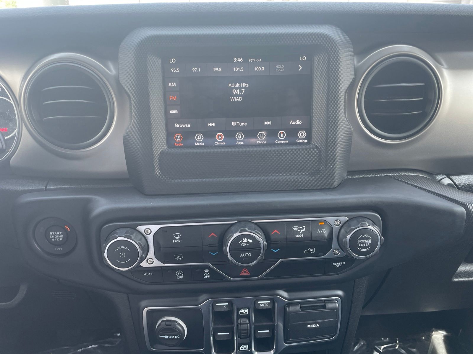 Used 2019 Black Clearcoat Jeep Unlimited Sport S image 17