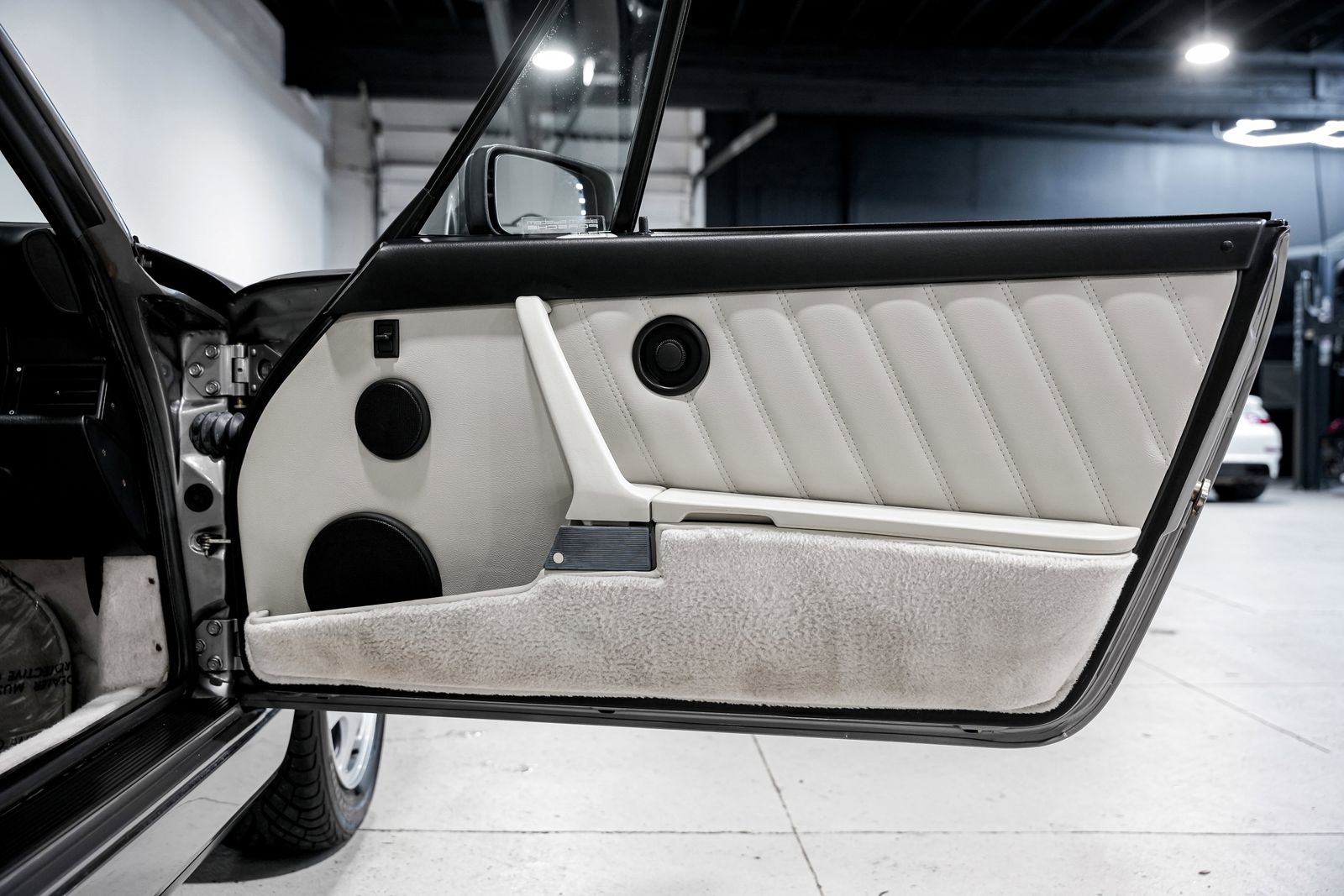 1990 Porsche 911 Carrera — photo 24