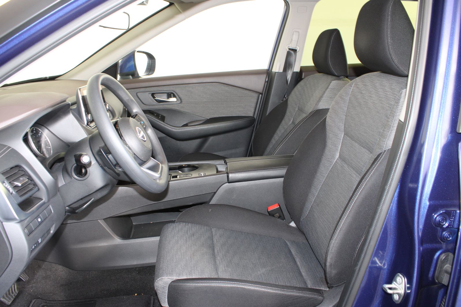 Used 2023 Blue Nissan SV image 10