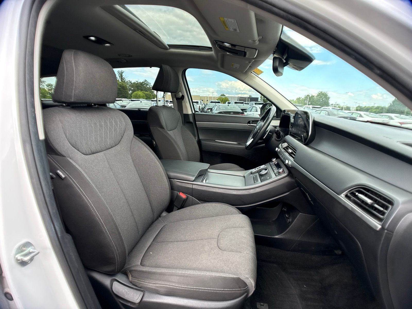 Used 2022 White Hyundai SEL image 31