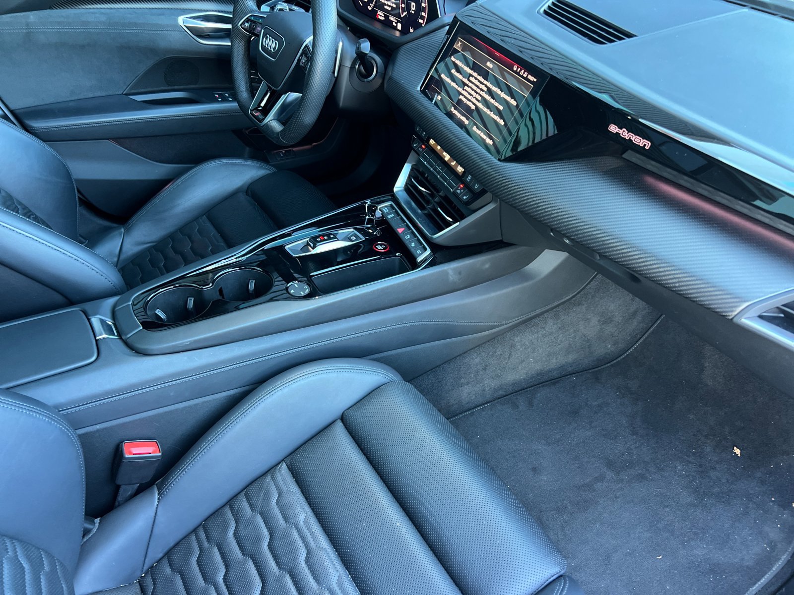 2024 Audi RS e-tron GT Base — full photo 15 of 28
