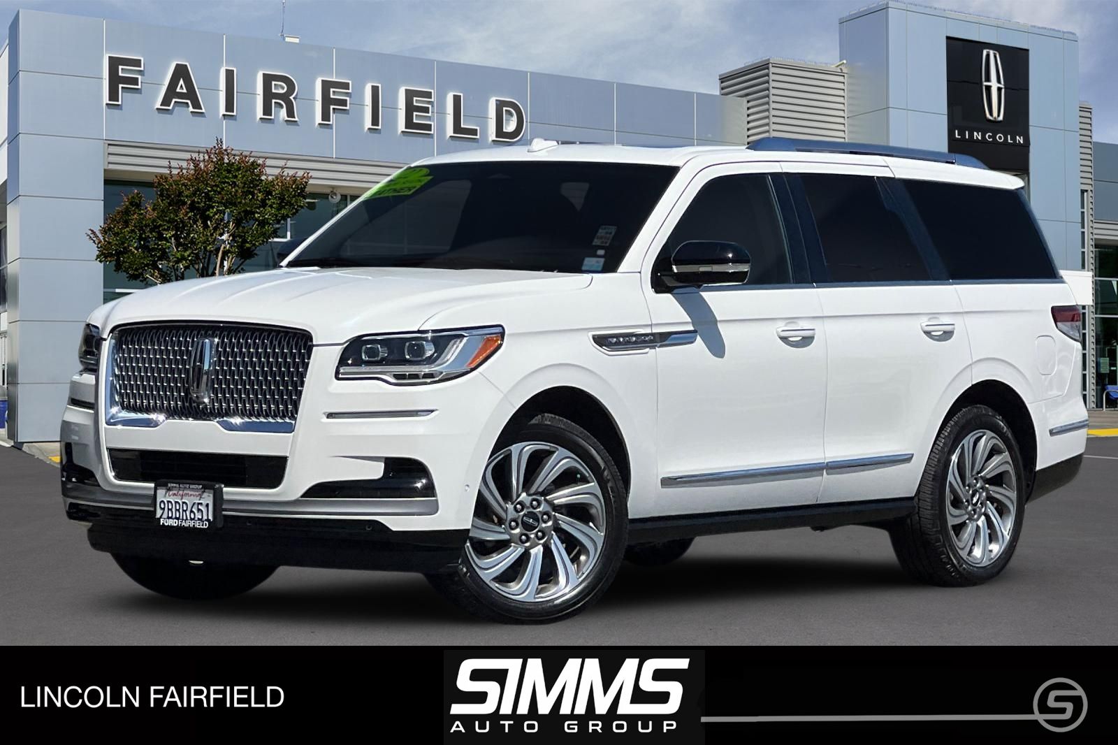 White Metallic 2022 Lincoln Navigator Reserve 4WD SUV / Crossover Four-Wheel Drive Automatic