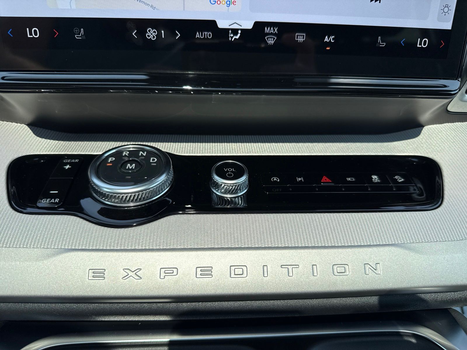 2025 Ford Expedition image 22