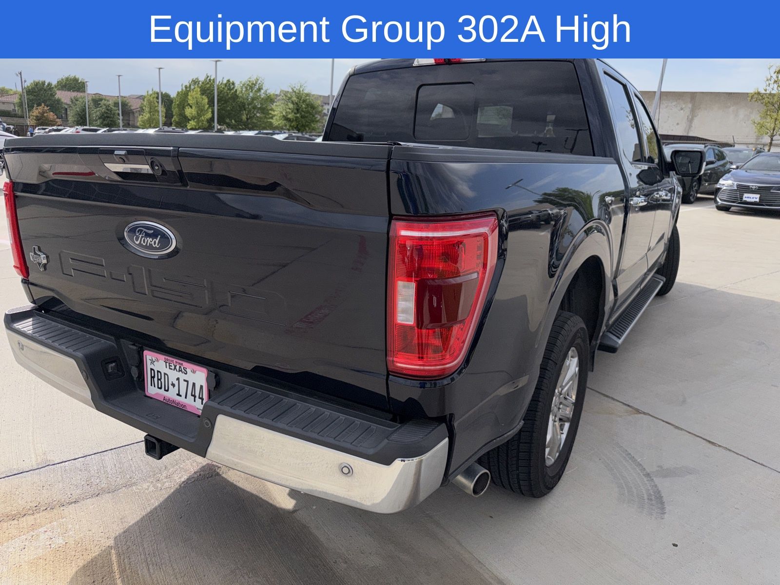 View vehicle photo 3
