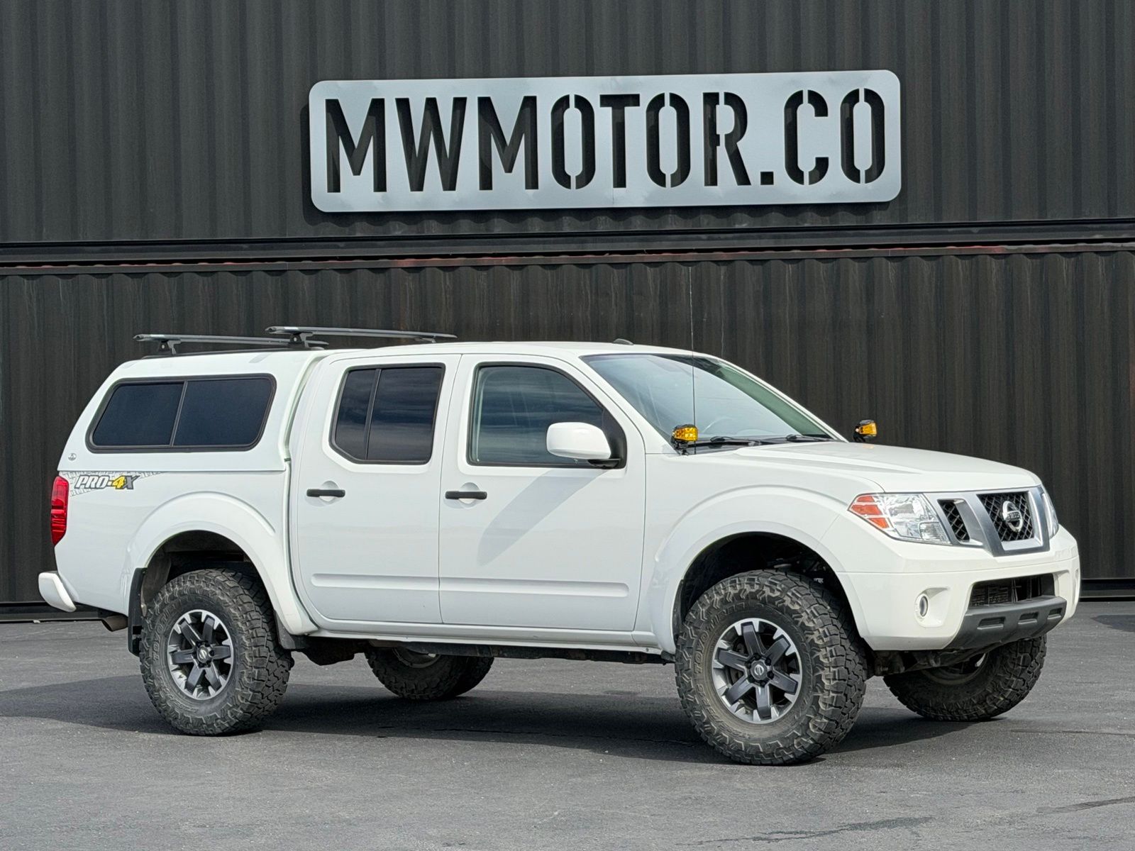 Glacier White 2019 Nissan Frontier Pickup Truck Four-Wheel Drive 5-Speed Automatic Overdrive