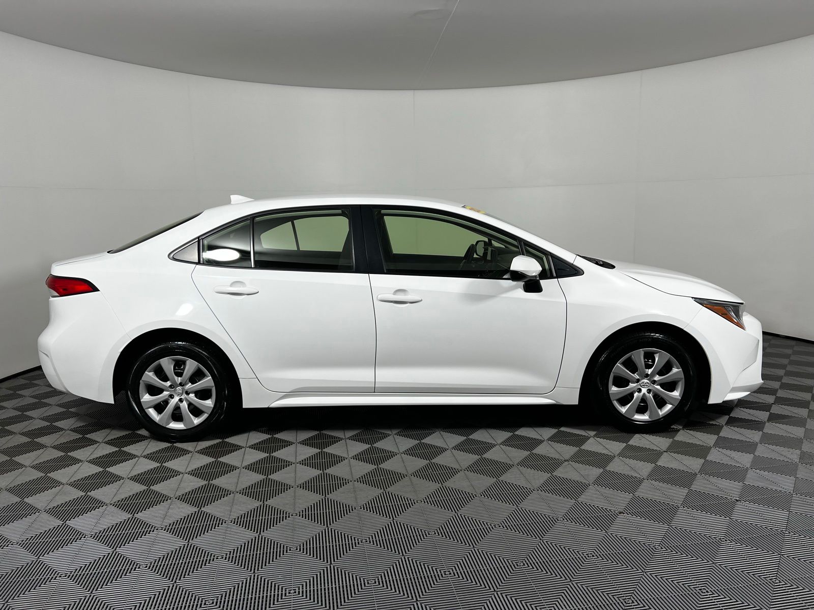 Thumbnail: 2024 Toyota Corolla - 4