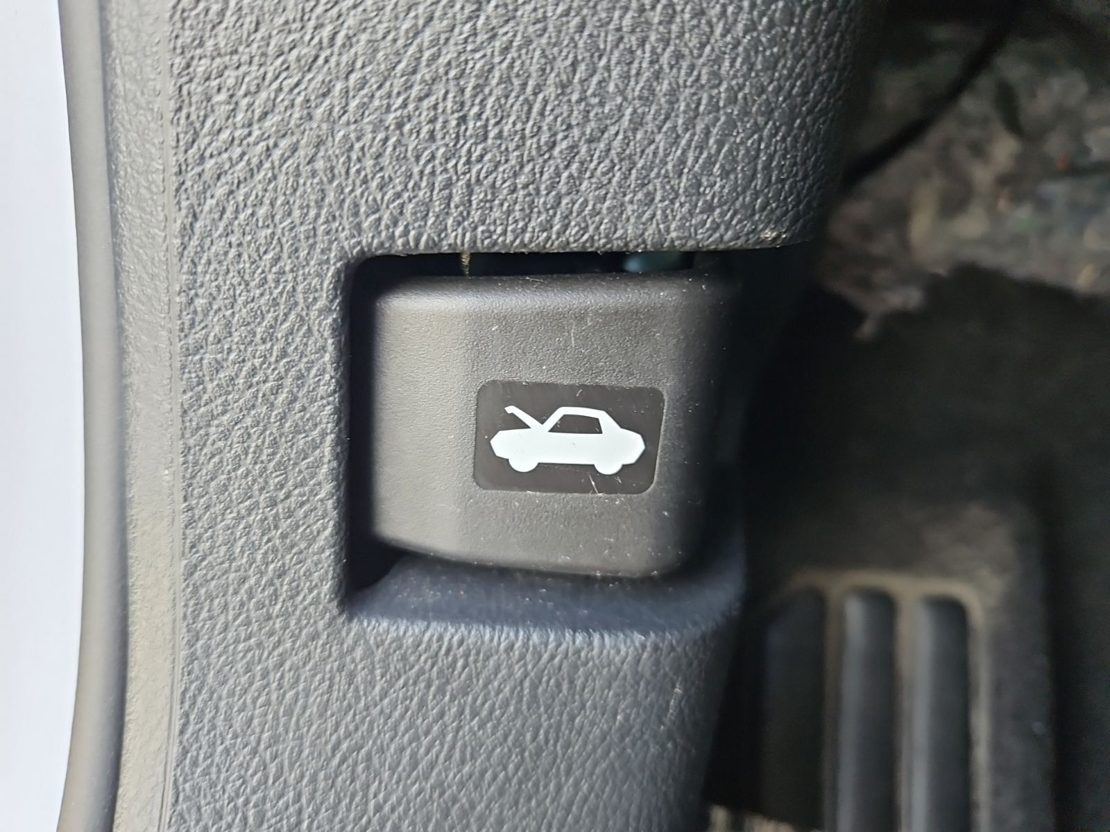 Used 2023 Gray Nissan 2.0 SR image 23