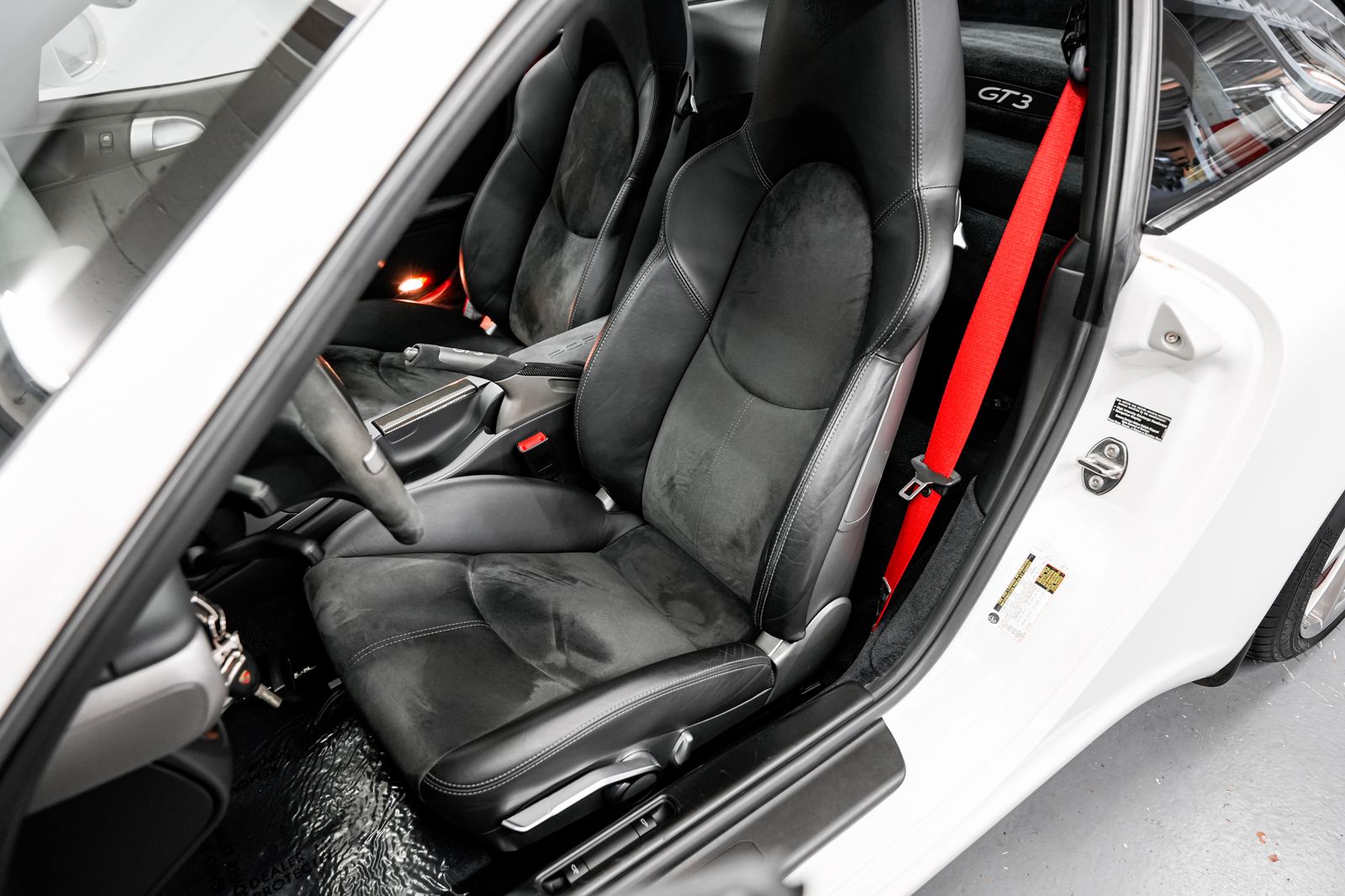 2010 Porsche 911 GT3 — photo 18