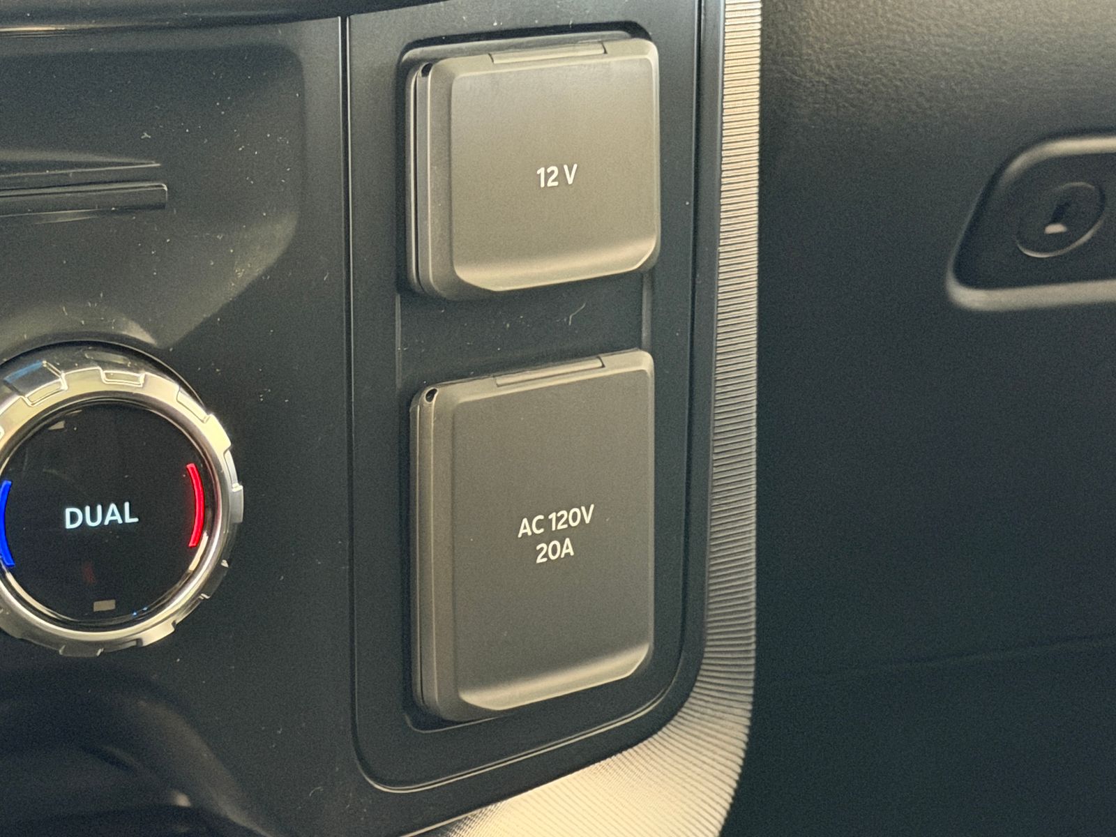 New 2026 Avalanche Ford Platinum image 32