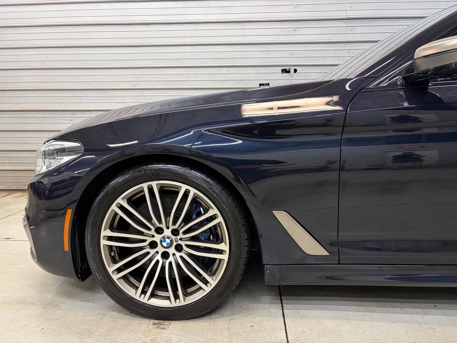 Photo 4 of 2020 BMW 5 Series M550i xDrive