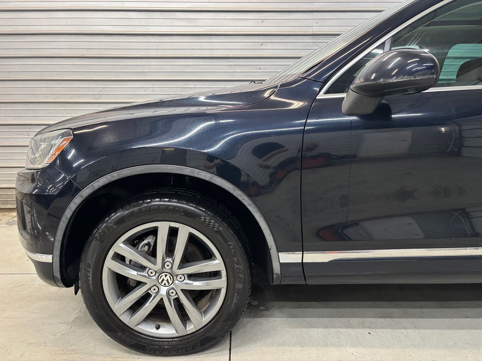 2015 Volkswagen Touareg V6 Lux - Image 4