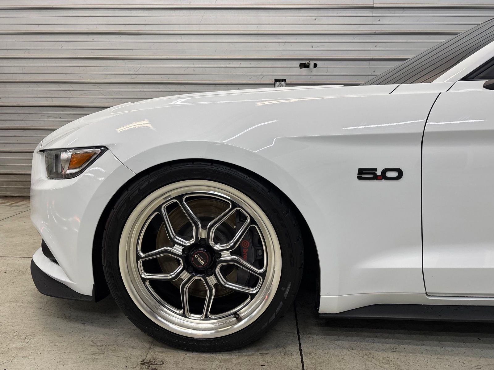 2017 Ford Mustang GT Premium - Image 4