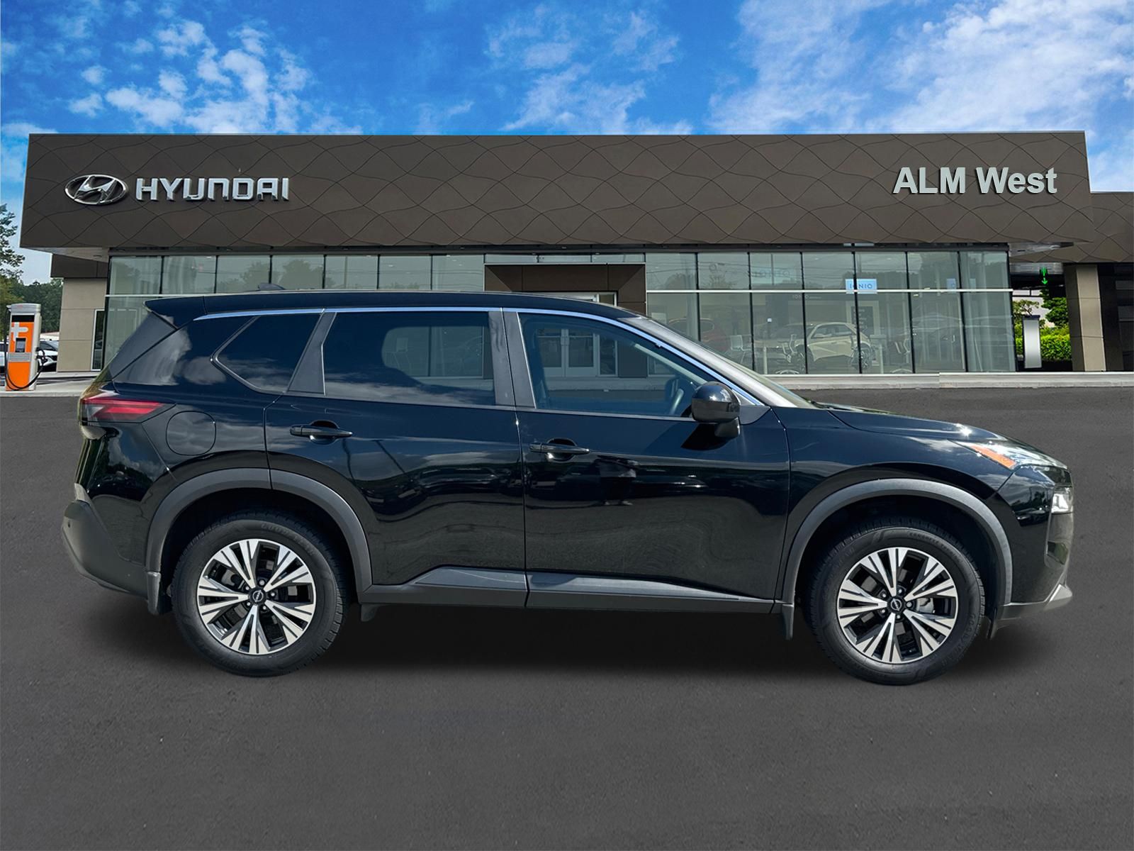 Used 2023 Black Nissan SV image 4