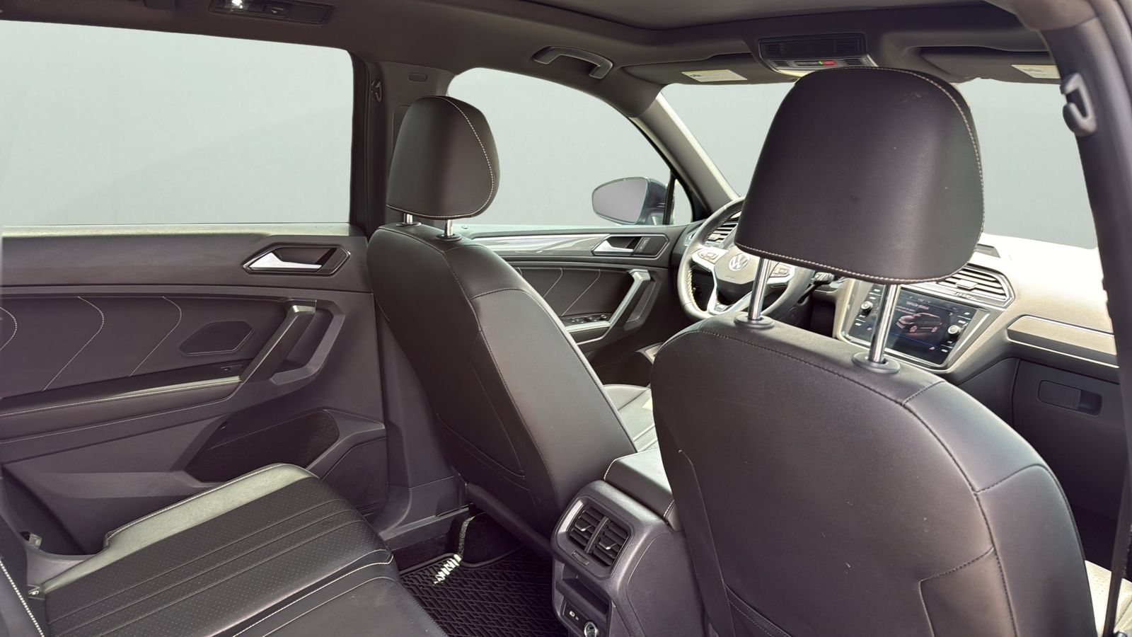 Used Car 2023 Volkswagen Tiguan  2.0t Se R-line Black For Sale Under $25,000 In Austin, Texas