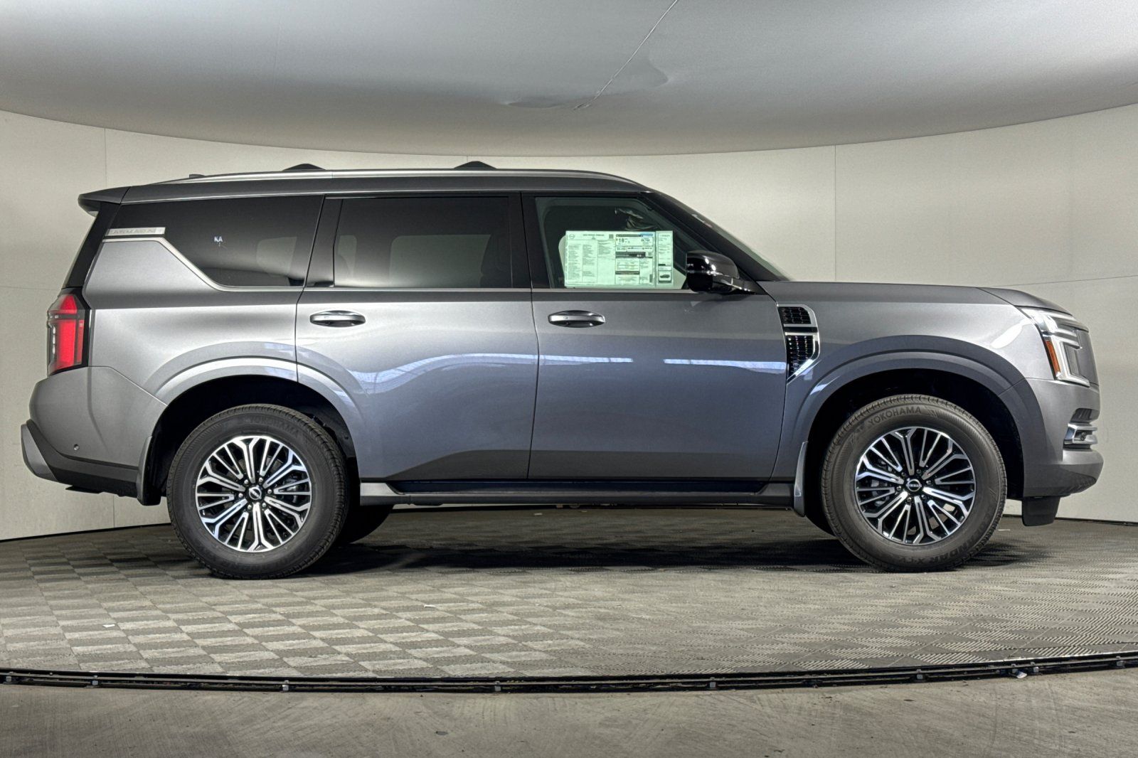 2026 Nissan Armada SL - Photo 2