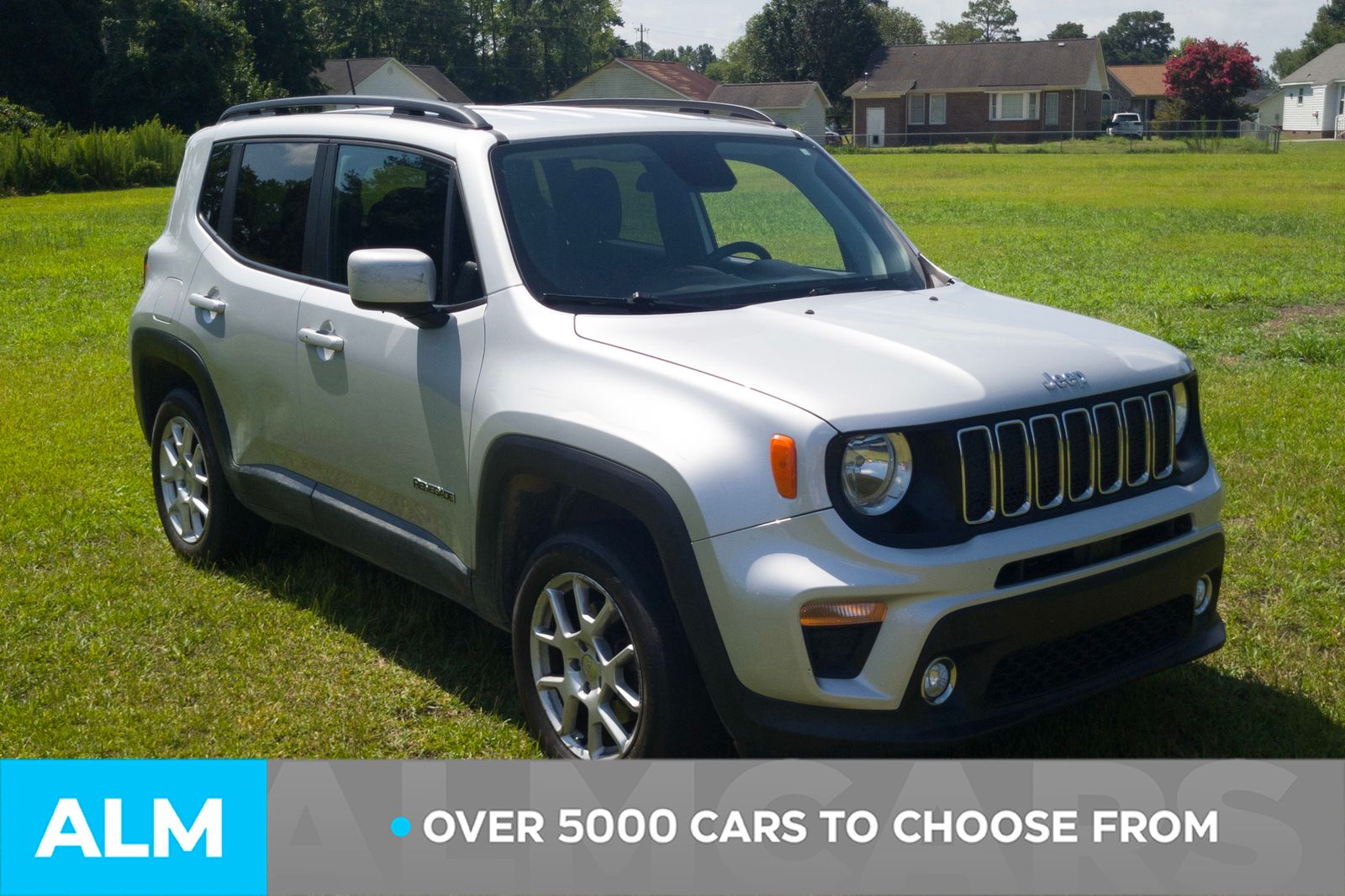 Used 2020 Silver Jeep Latitude image 3