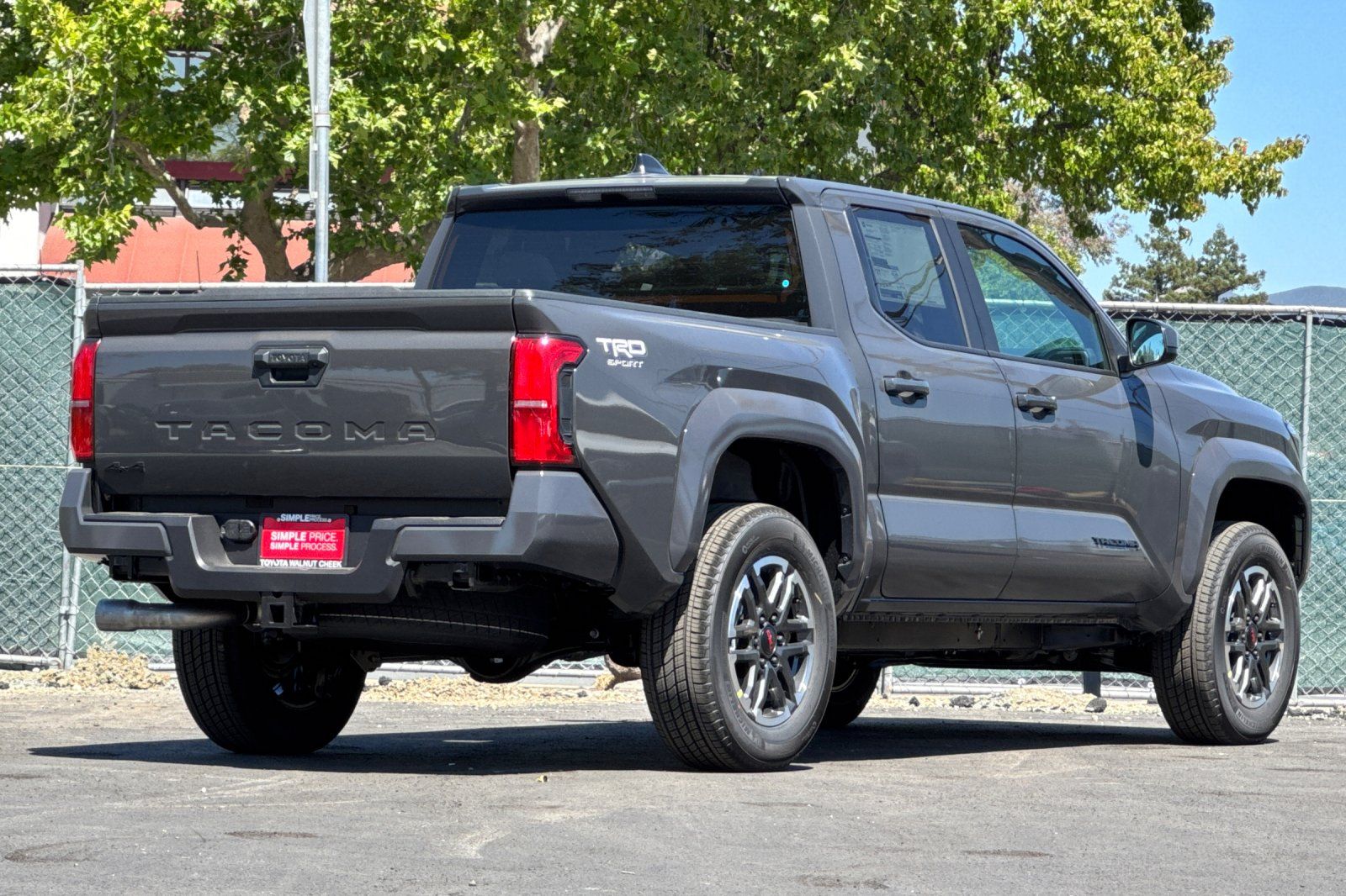 View vehicle photo 4