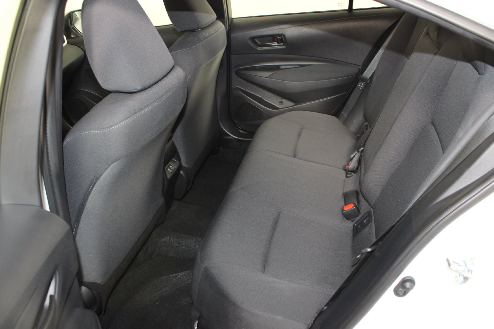 Used 2025 White Toyota LE image 7