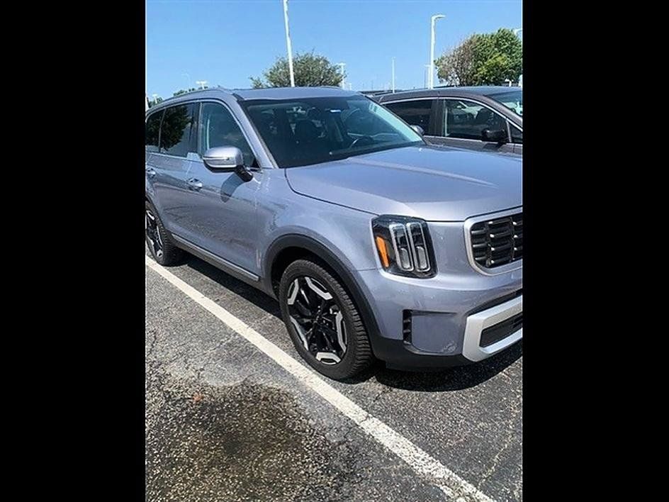 Everlasting Silver 2023 Kia Telluride SUV / Crossover Front-Wheel Drive 8-Speed Automatic