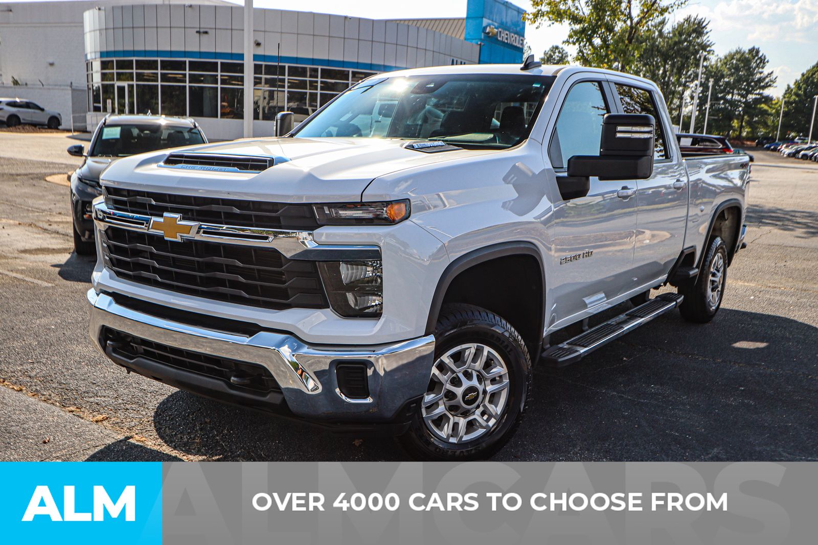 2024 Chevrolet Silverado 2500HD LT photo 2